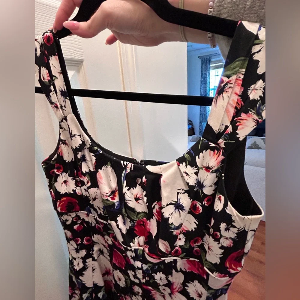White House Black Market fit flare midi dress Floral Sz 4 Pockets - Picture 7 of 11